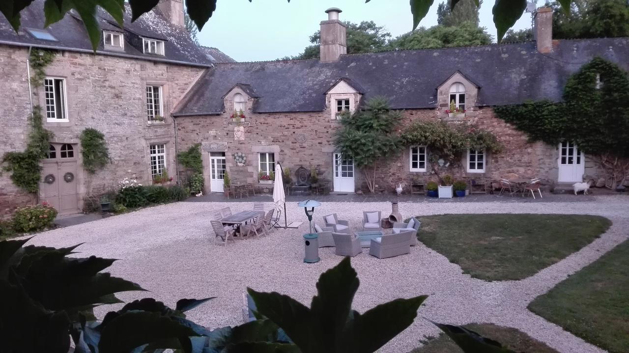 Manoir Du Quengo Bed & Breakfast Rohan Bagian luar foto